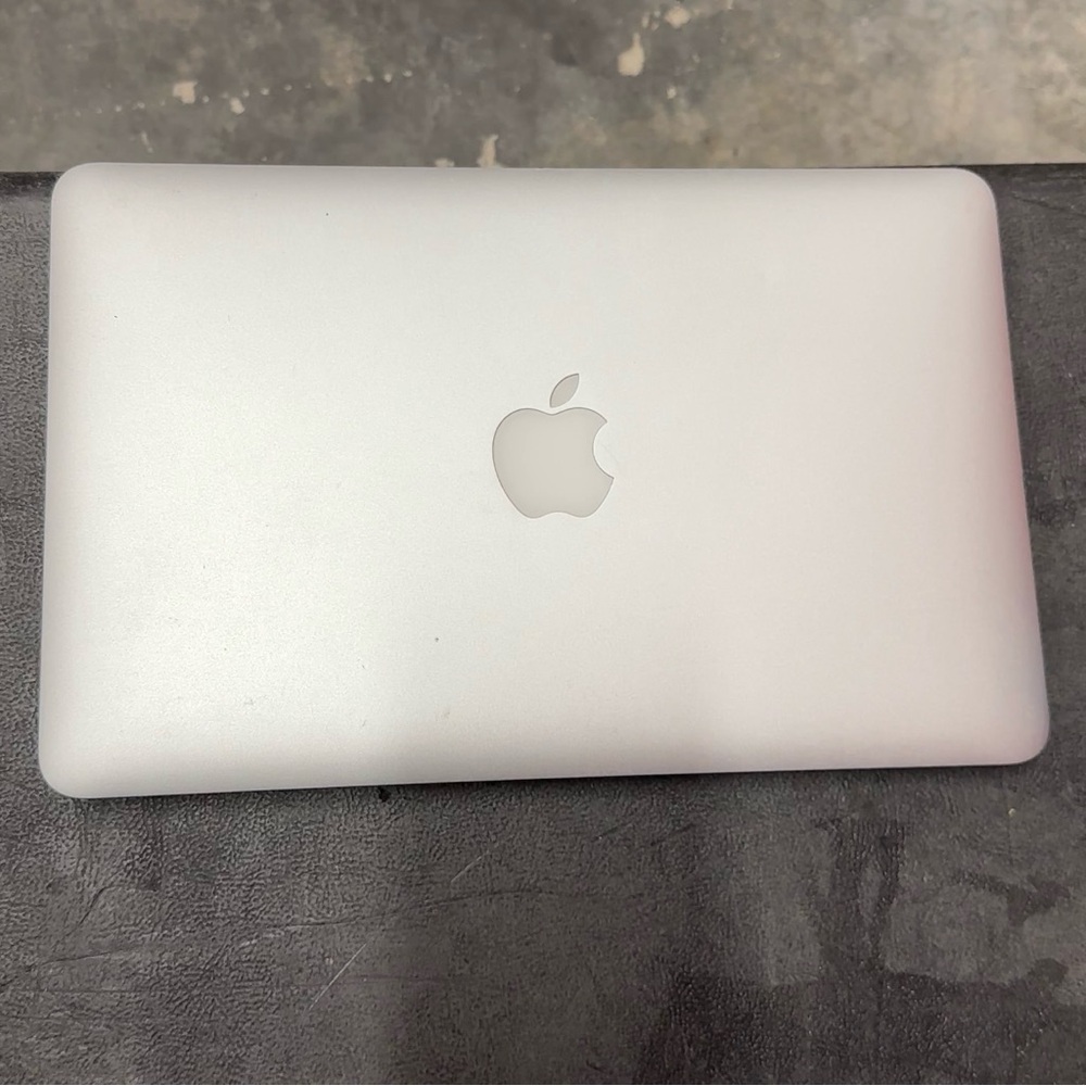 Apple MacBook Air Laptop
